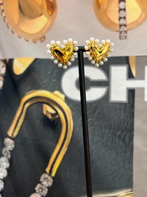 Golden Heart Pearl Earrings