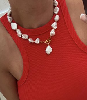 Drippin in Pearls Necklace